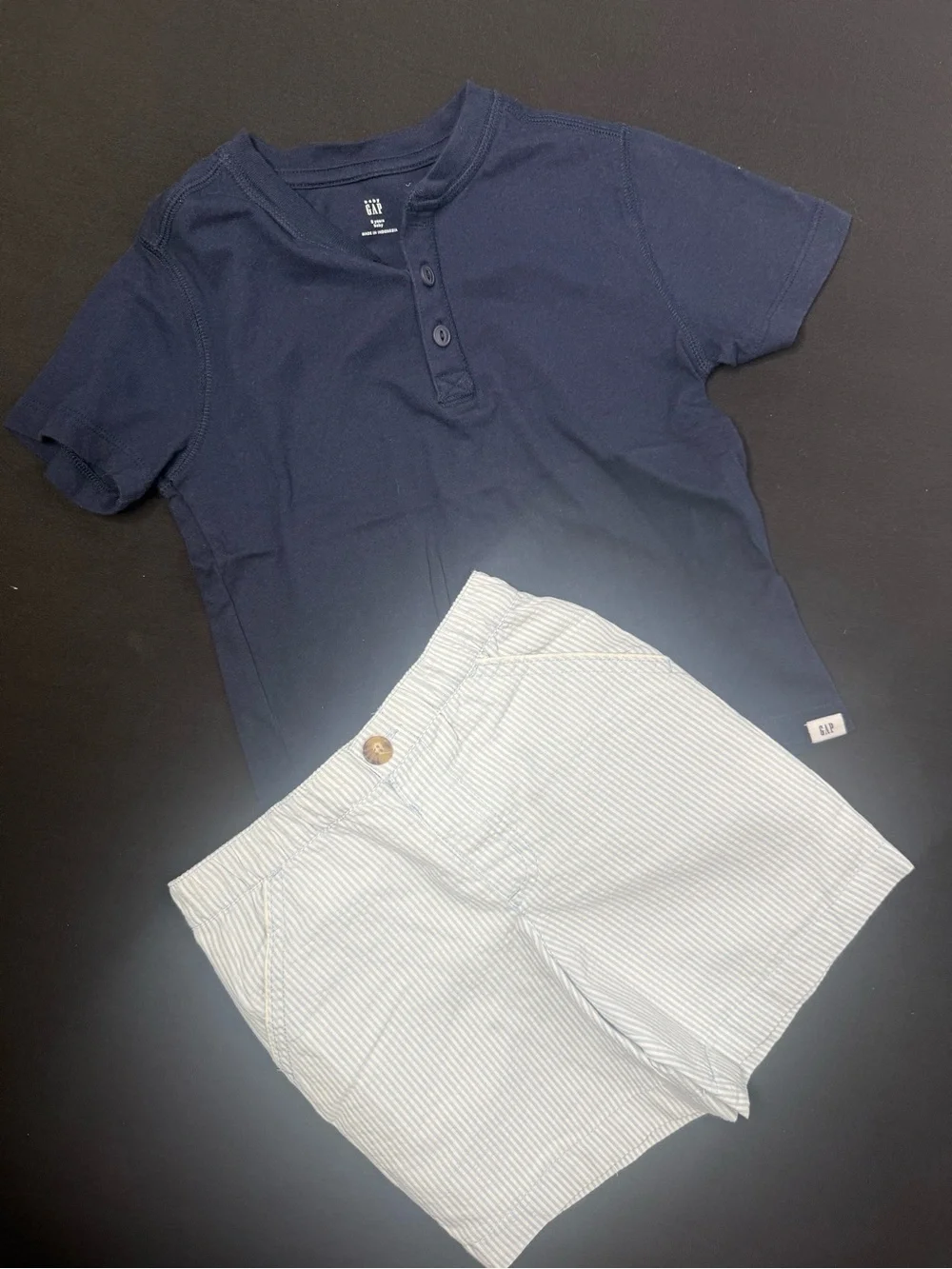 GAP Navy Henley Tee for Kids - Classic 5t Short Sleeve, Tommy Bahama shorts 4t